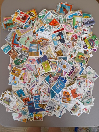 1000 postage stamps - ,