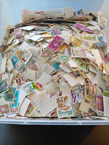 100g world stamps - world,