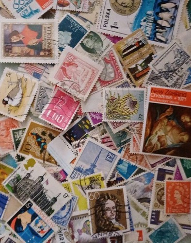 250 world stamps many - 250+,
