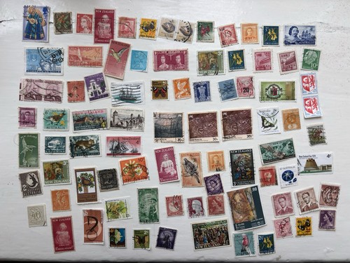 2100 worldwide postage stamps - 2100+,