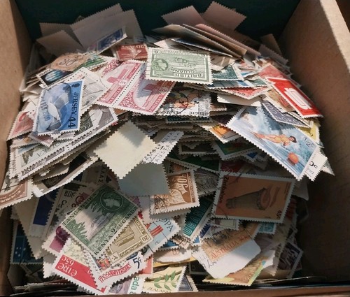 World stamps off paper 200 - off, 200+